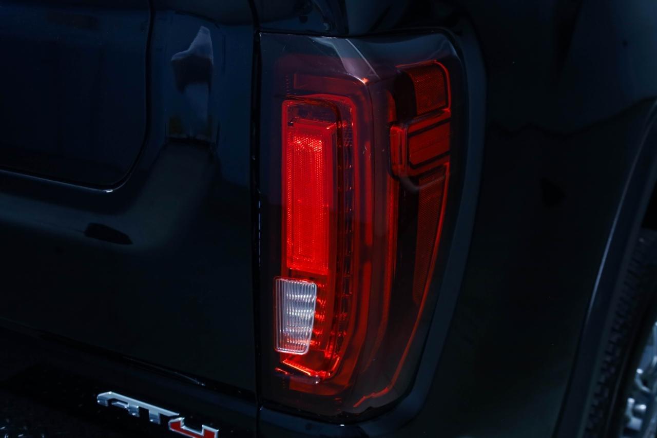 GMC Sierra 2500HD 4WD Crew Cab 159" AT4 2022