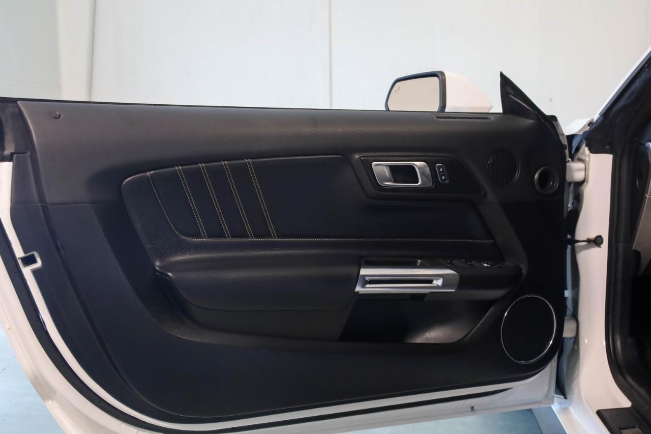 Ford Mustang EcoBoost Convertible 2021