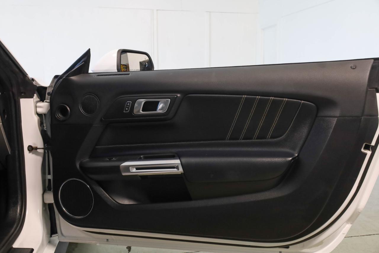 Ford Mustang EcoBoost Convertible 2021