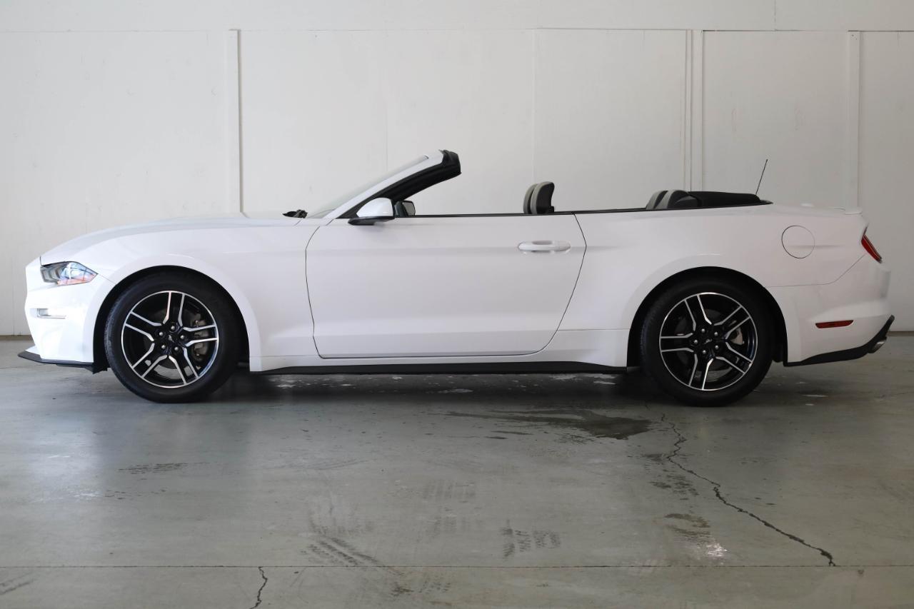 Ford Mustang EcoBoost Convertible 2021