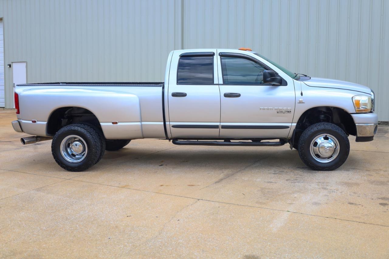 Dodge Ram 3500 4dr Quad Cab 160.5 DRW 4WD SLT 2006