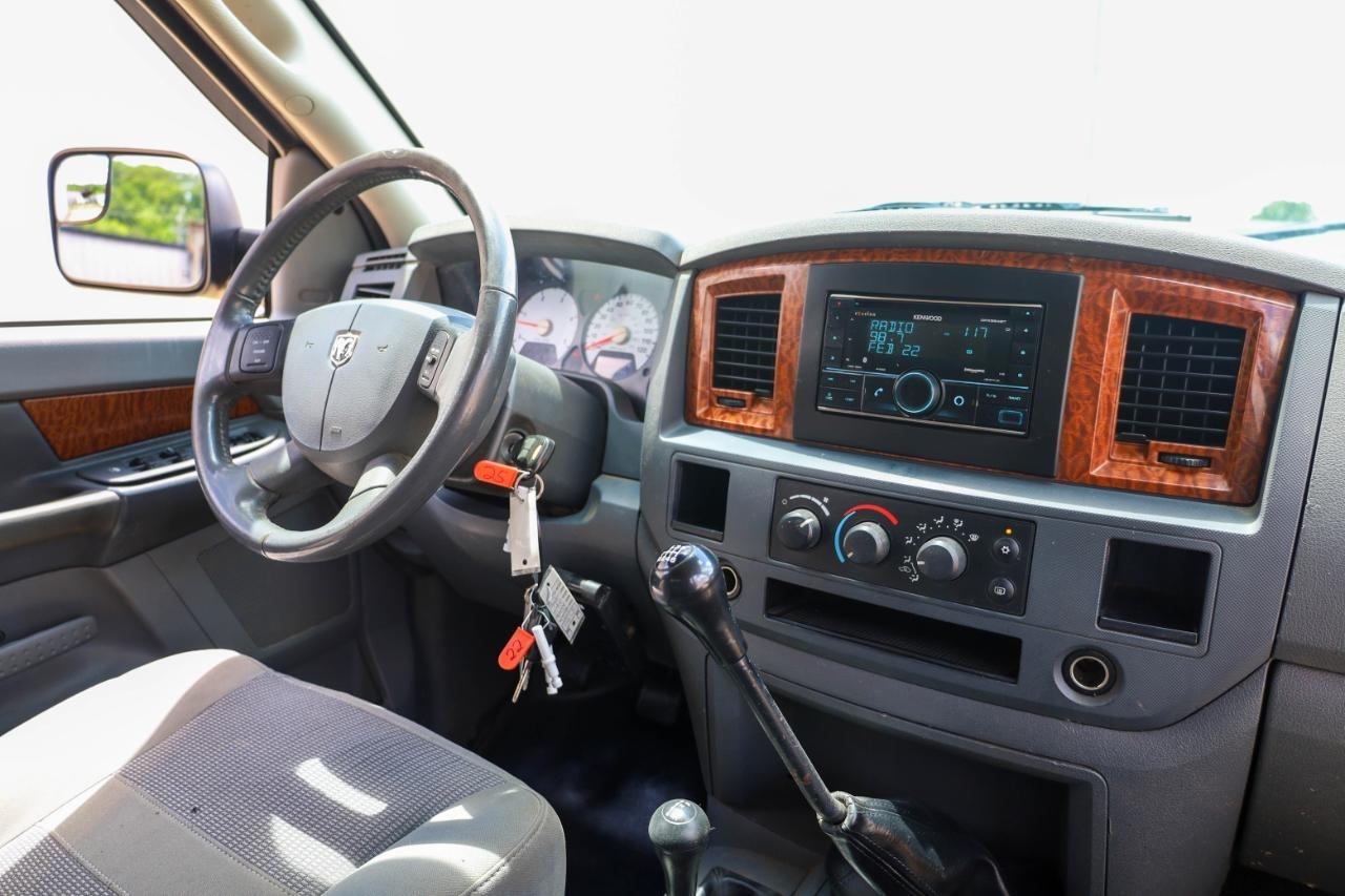 Dodge Ram 3500 4dr Quad Cab 160.5 DRW 4WD SLT 2006