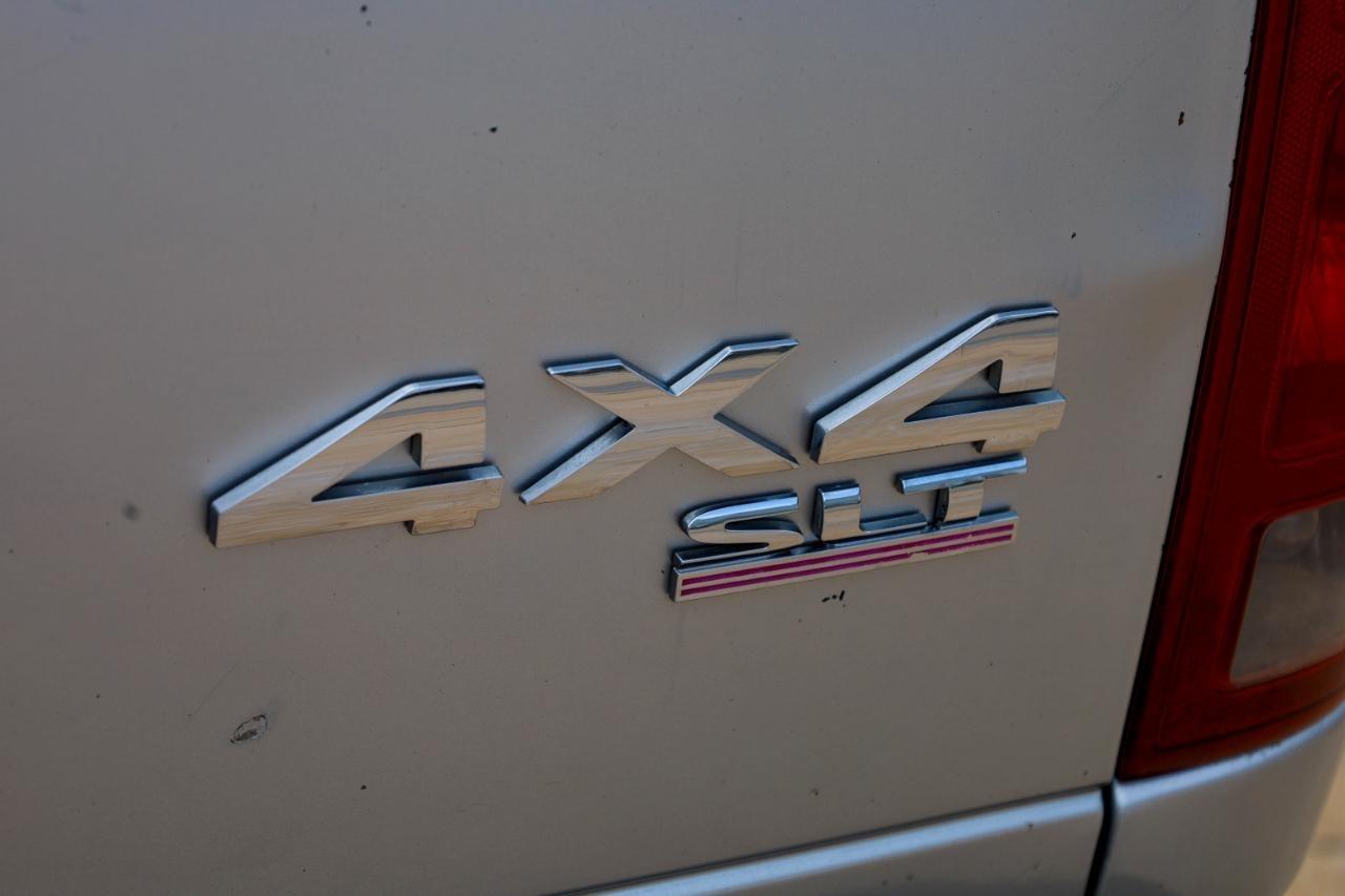 Dodge Ram 3500 4dr Quad Cab 160.5 DRW 4WD SLT 2006