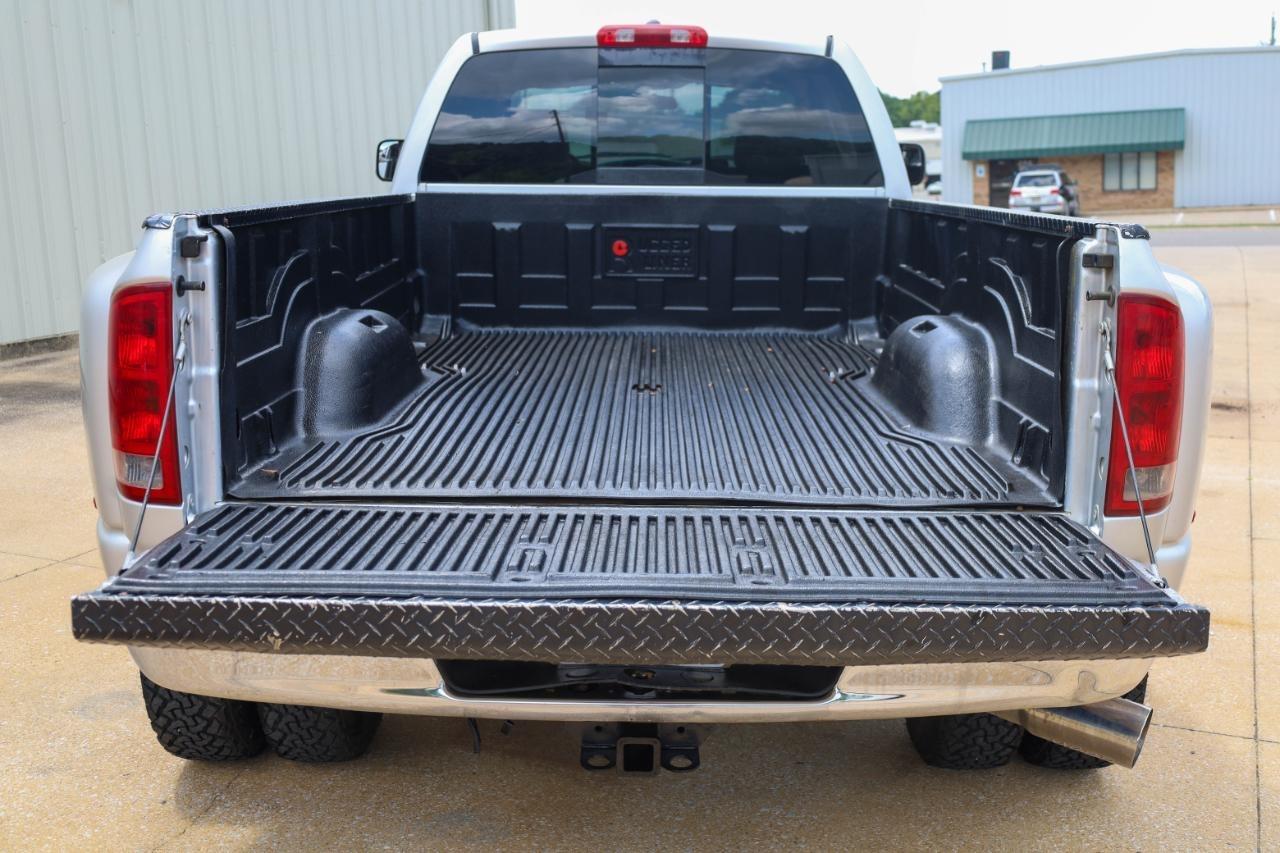 Dodge Ram 3500 4dr Quad Cab 160.5 DRW 4WD SLT 2006