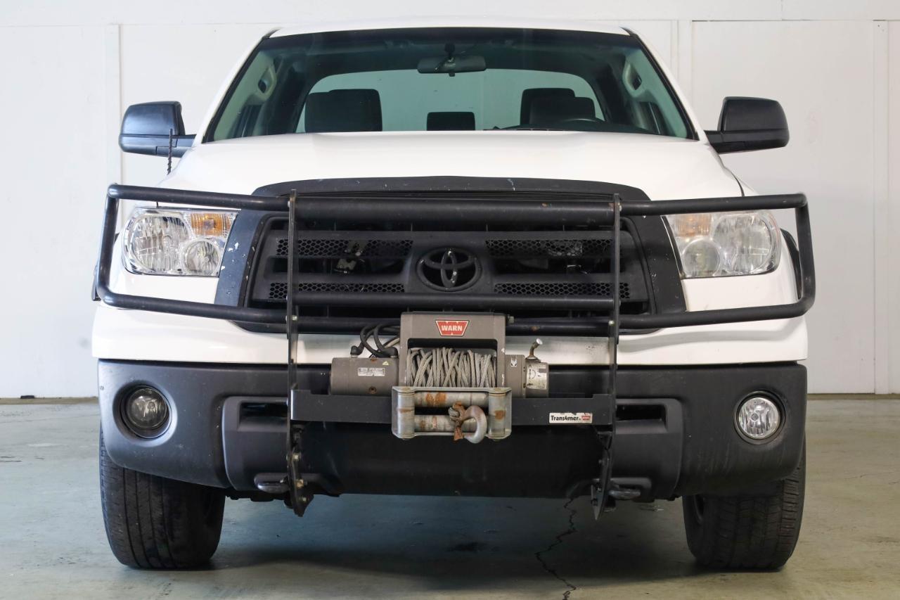 Toyota Tundra 4WD Truck Dbl 4.6L V8 6-Spd AT (Natl) 2010