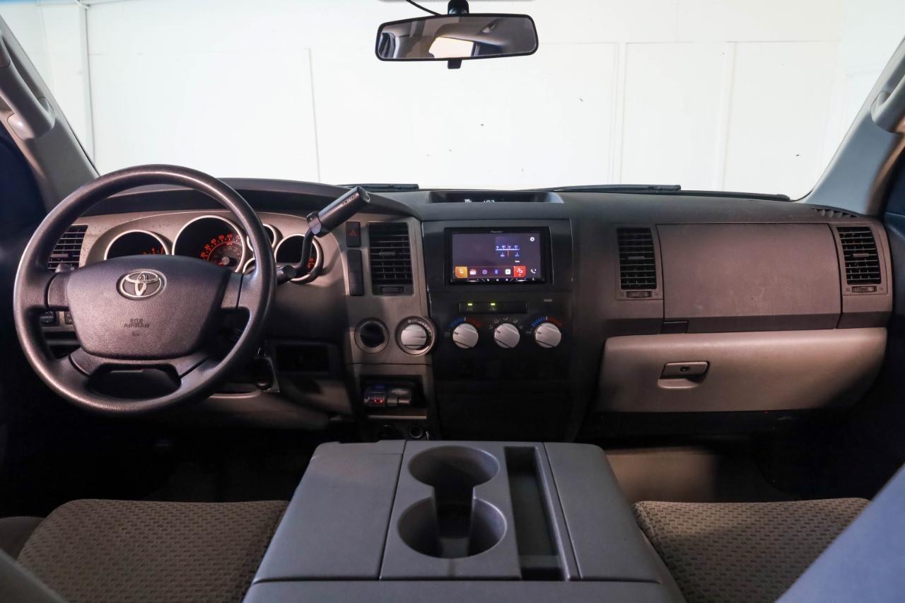 Toyota Tundra 4WD Truck Dbl 4.6L V8 6-Spd AT (Natl) 2010