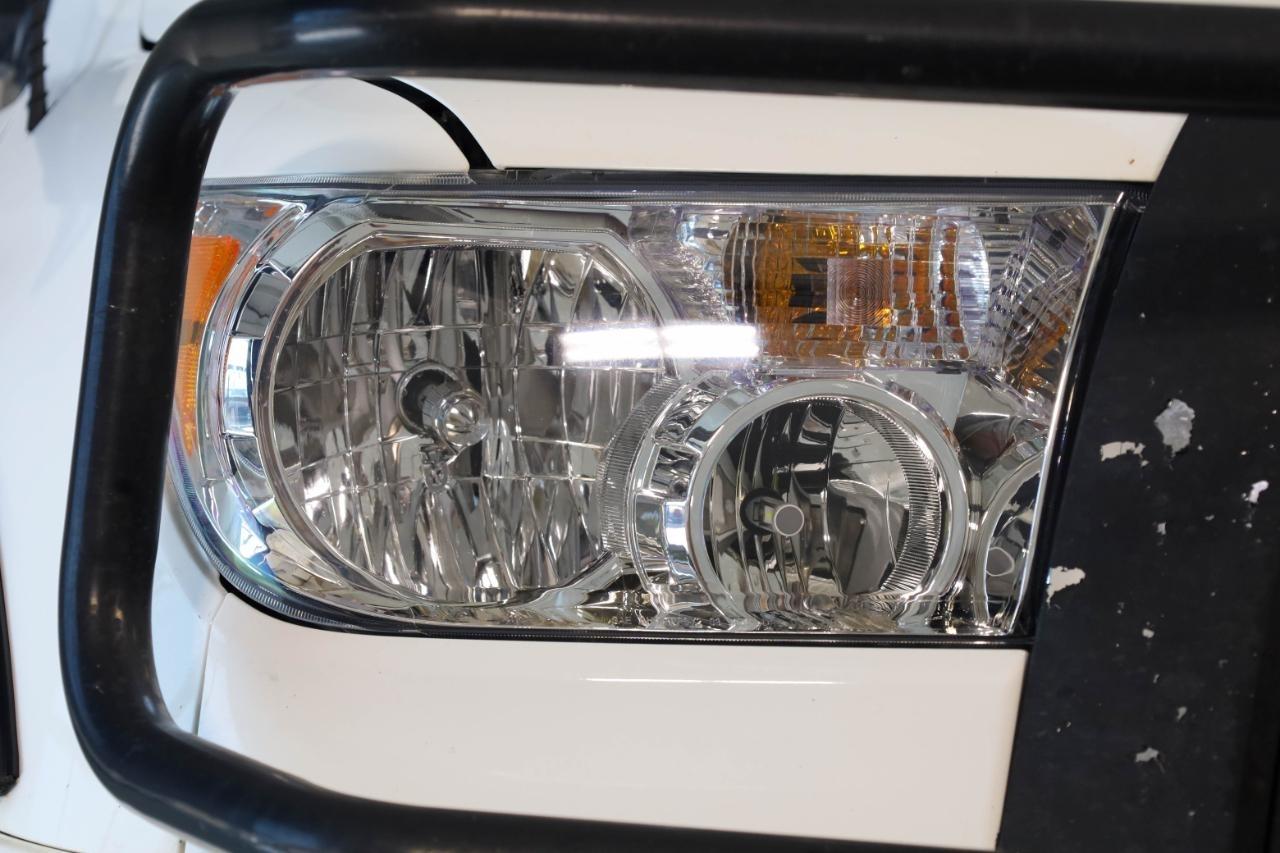Toyota Tundra 4WD Truck Dbl 4.6L V8 6-Spd AT (Natl) 2010