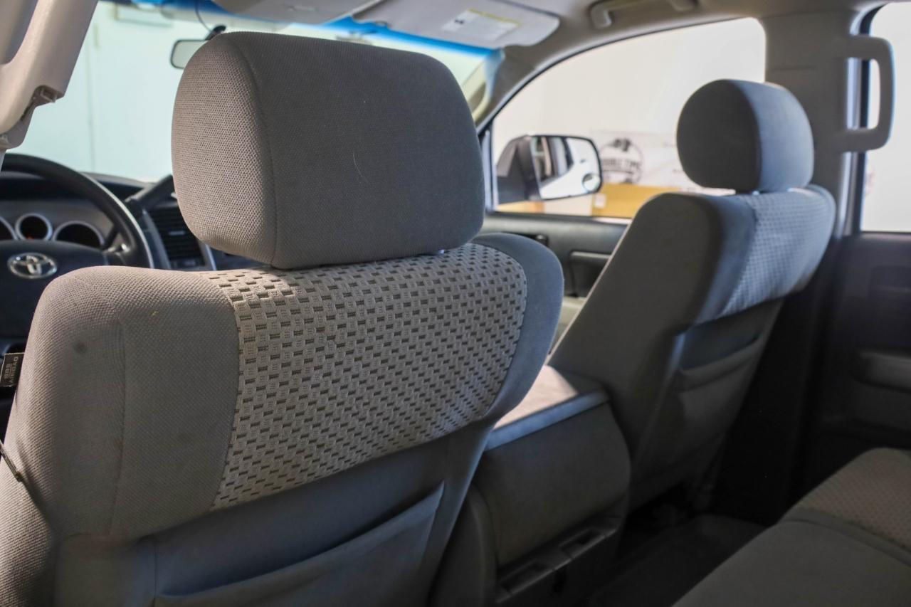 Toyota Tundra 4WD Truck Dbl 4.6L V8 6-Spd AT (Natl) 2010