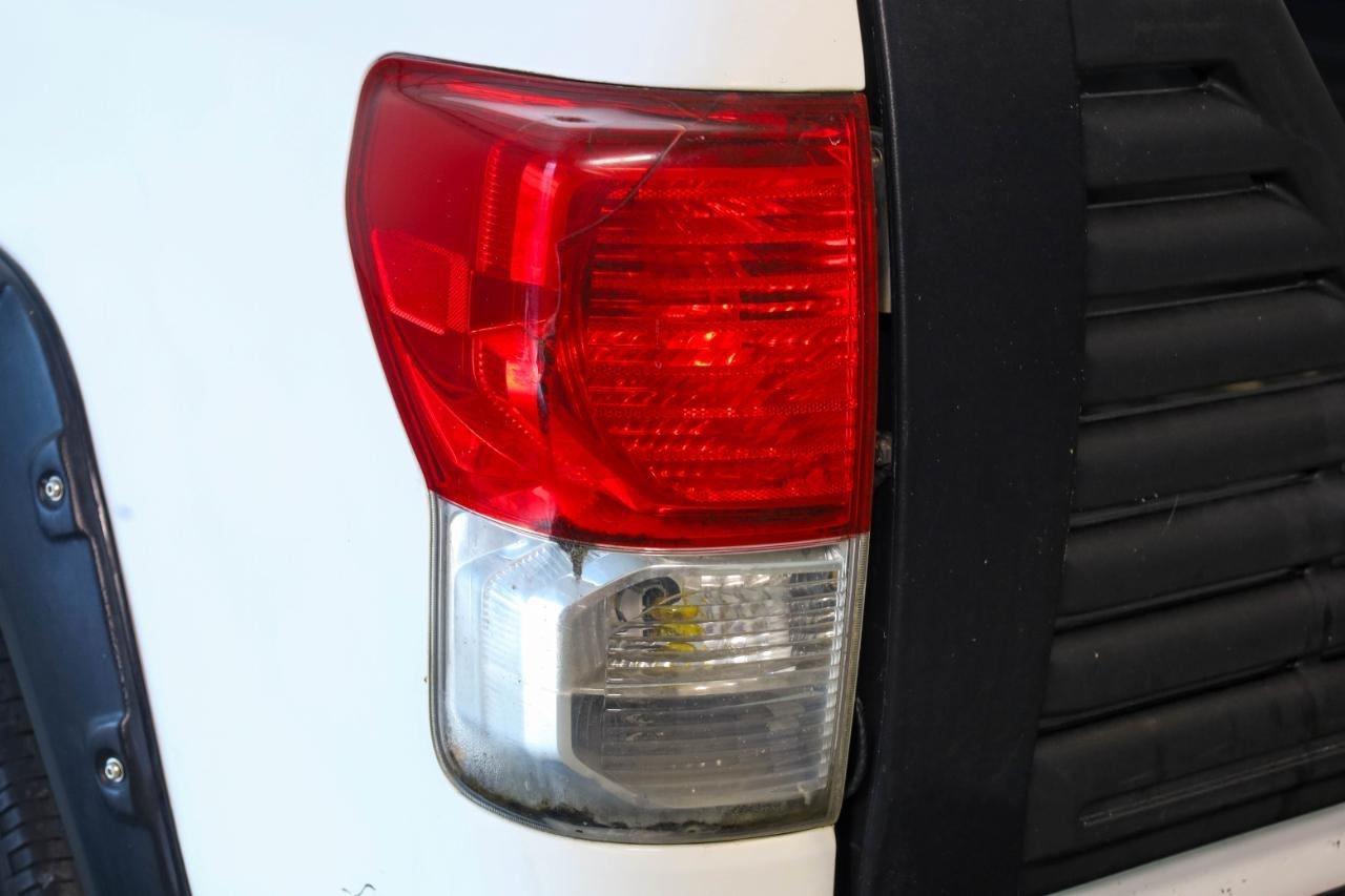 Toyota Tundra 4WD Truck Dbl 4.6L V8 6-Spd AT (Natl) 2010