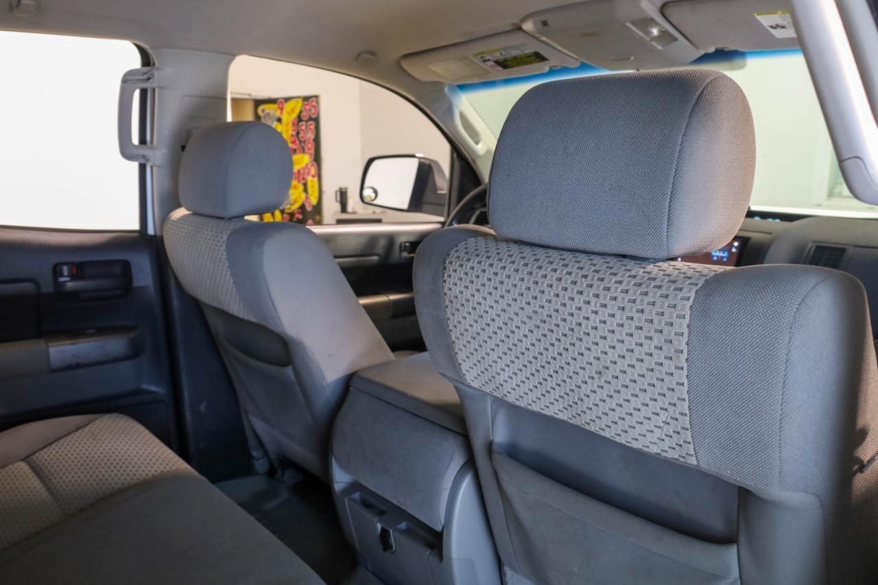 Toyota Tundra 4WD Truck Dbl 4.6L V8 6-Spd AT (Natl) 2010