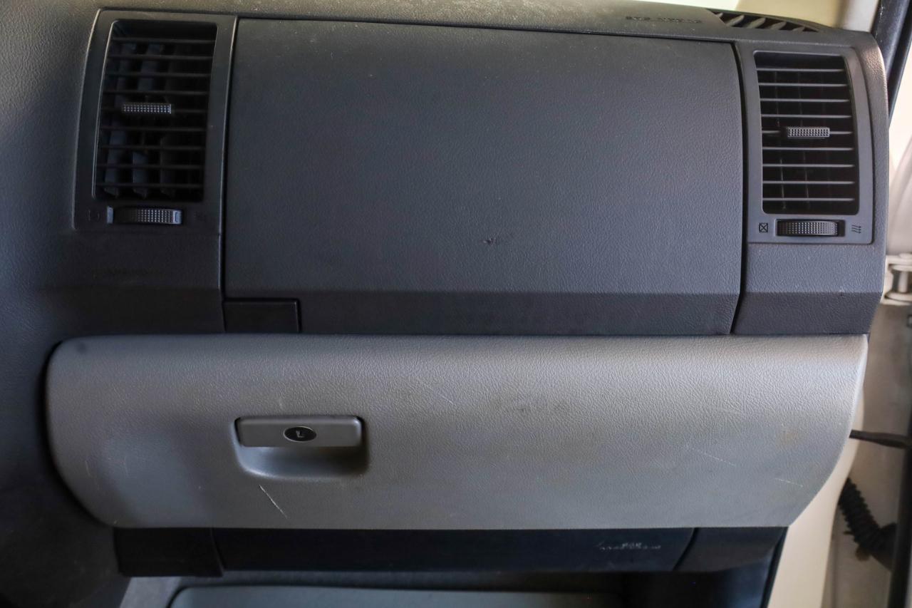 Toyota Tundra 4WD Truck Dbl 4.6L V8 6-Spd AT (Natl) 2010