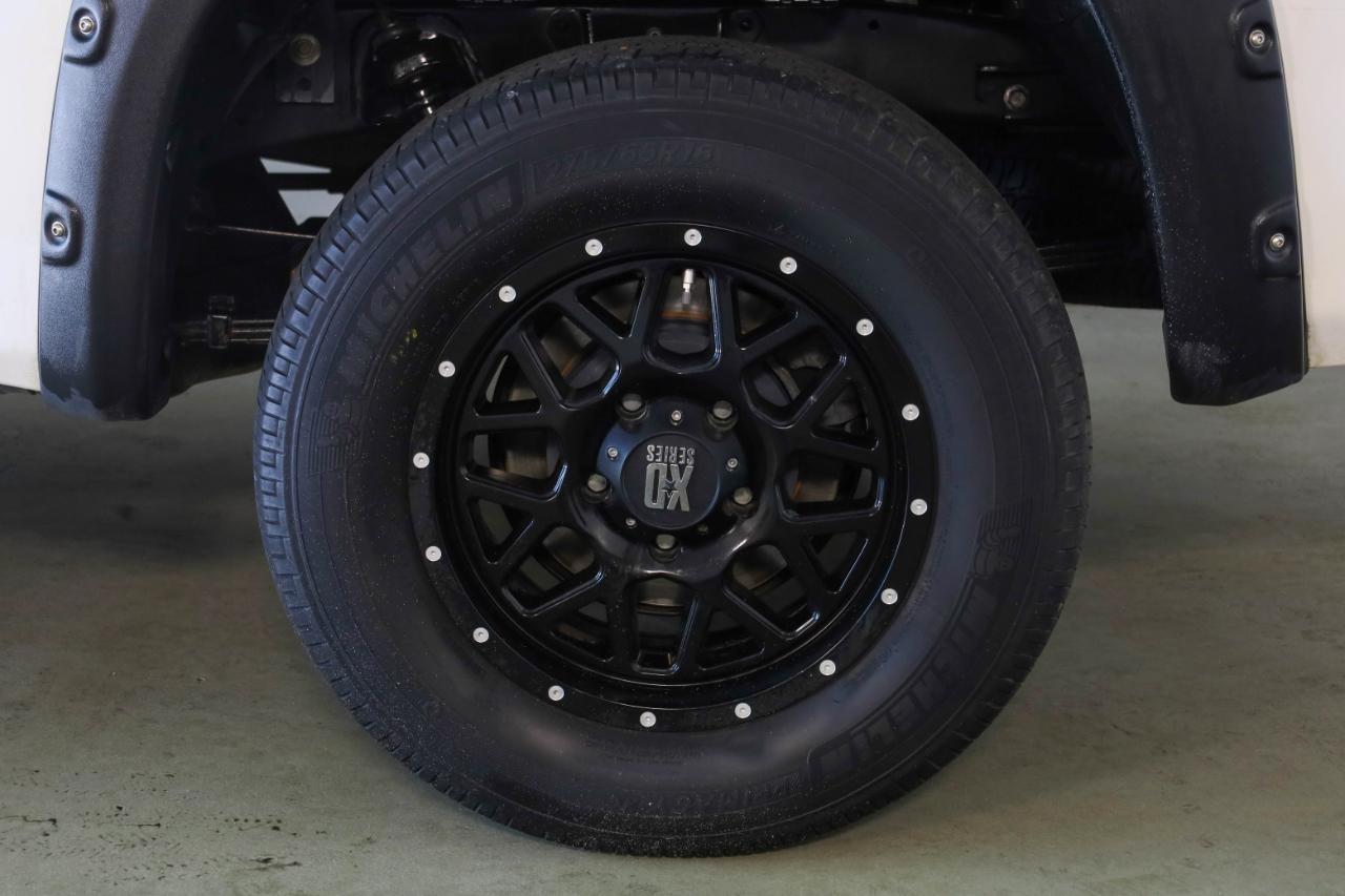 Toyota Tundra 4WD Truck Dbl 4.6L V8 6-Spd AT (Natl) 2010
