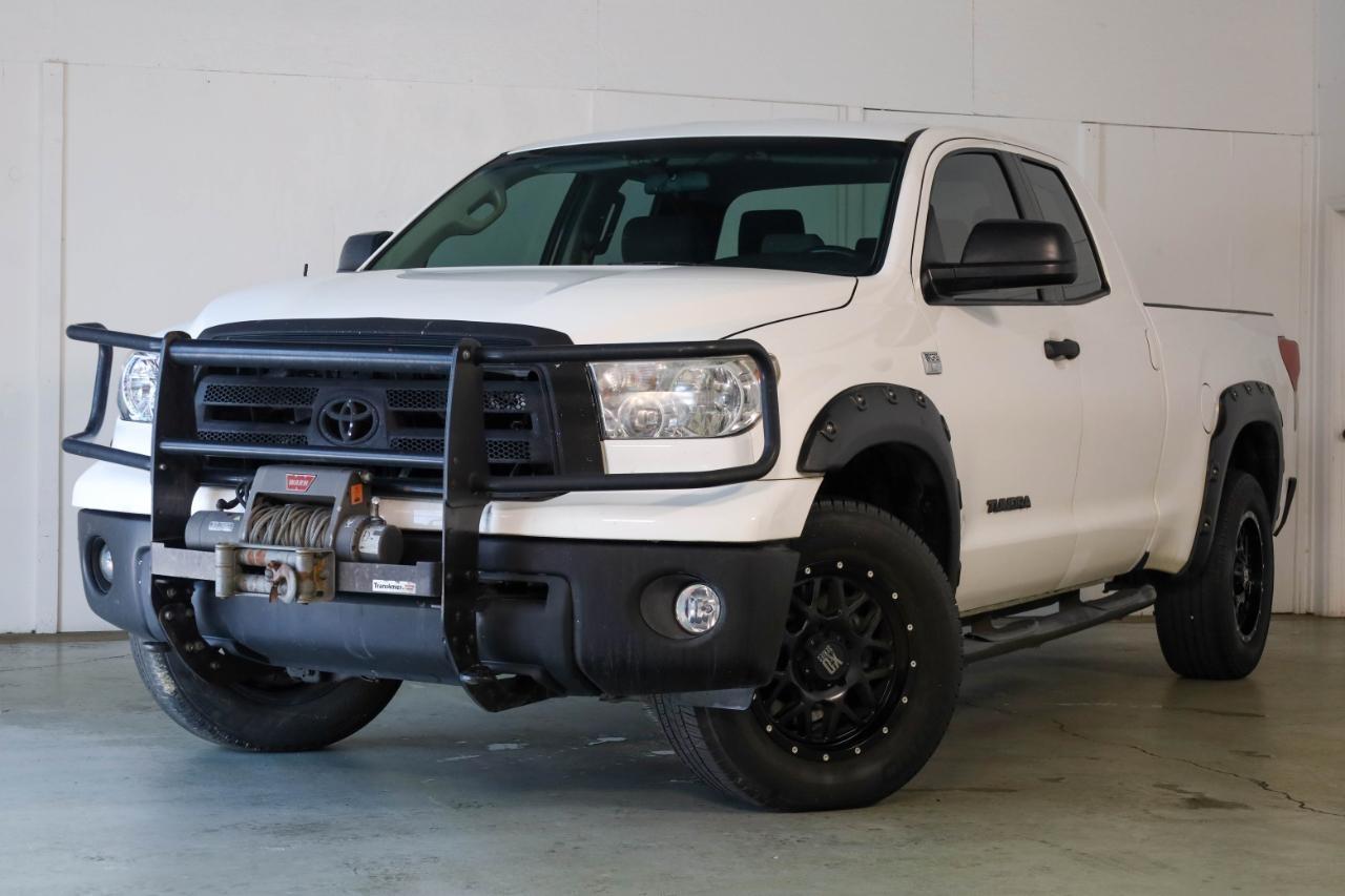 Toyota Tundra 4WD Truck Dbl 4.6L V8 6-Spd AT (Natl) 2010