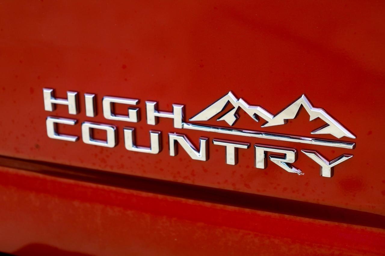 Chevrolet Silverado 3500HD 4WD Crew Cab 172" High Country 2021