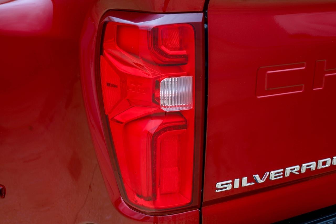 Chevrolet Silverado 3500HD 4WD Crew Cab 172" High Country 2021