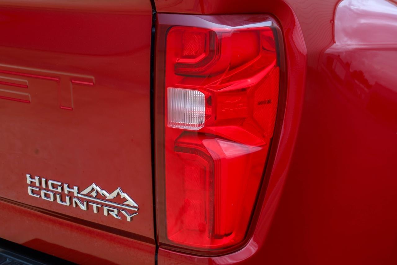Chevrolet Silverado 3500HD 4WD Crew Cab 172" High Country 2021