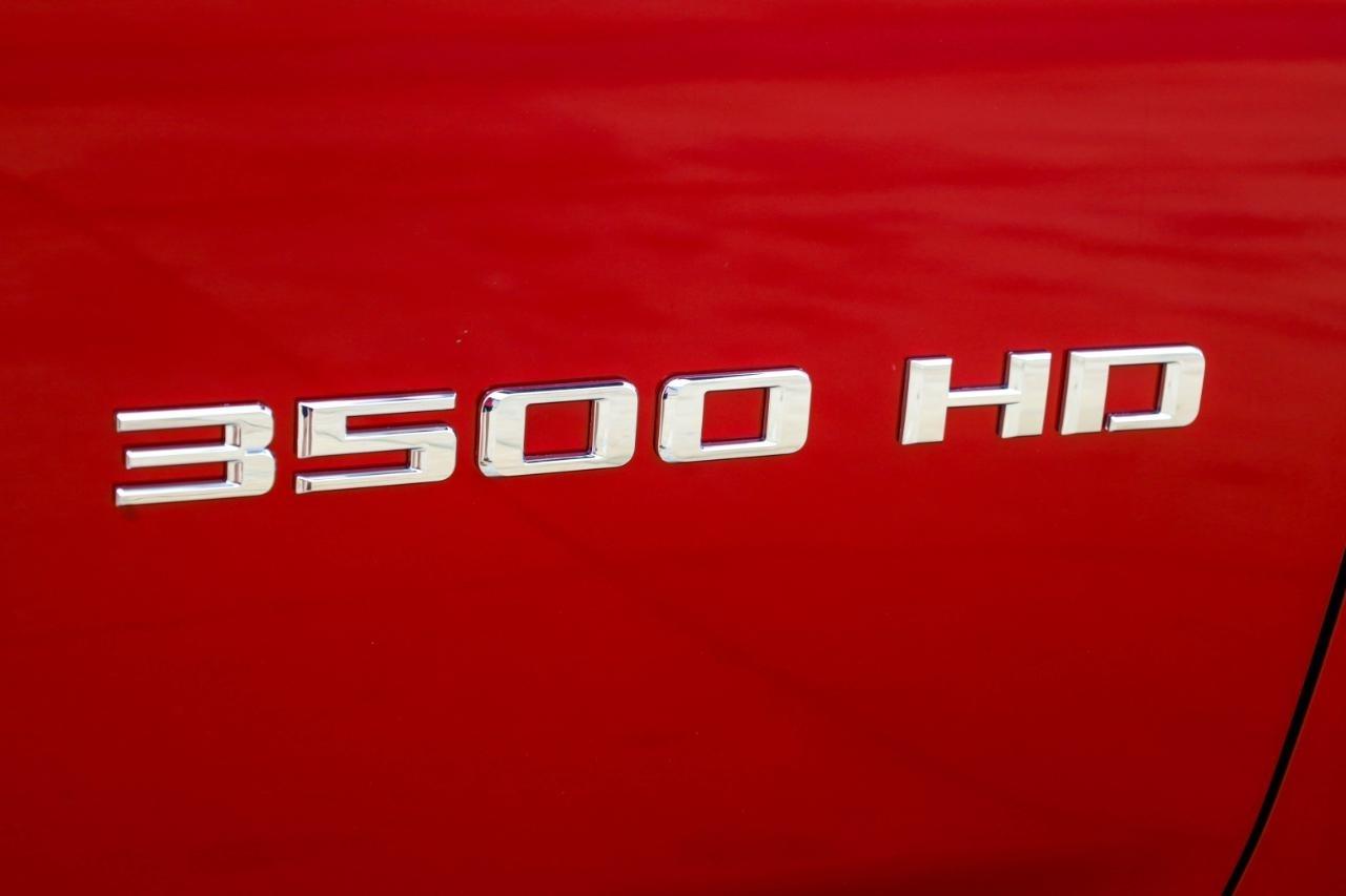 Chevrolet Silverado 3500HD 4WD Crew Cab 172" High Country 2021