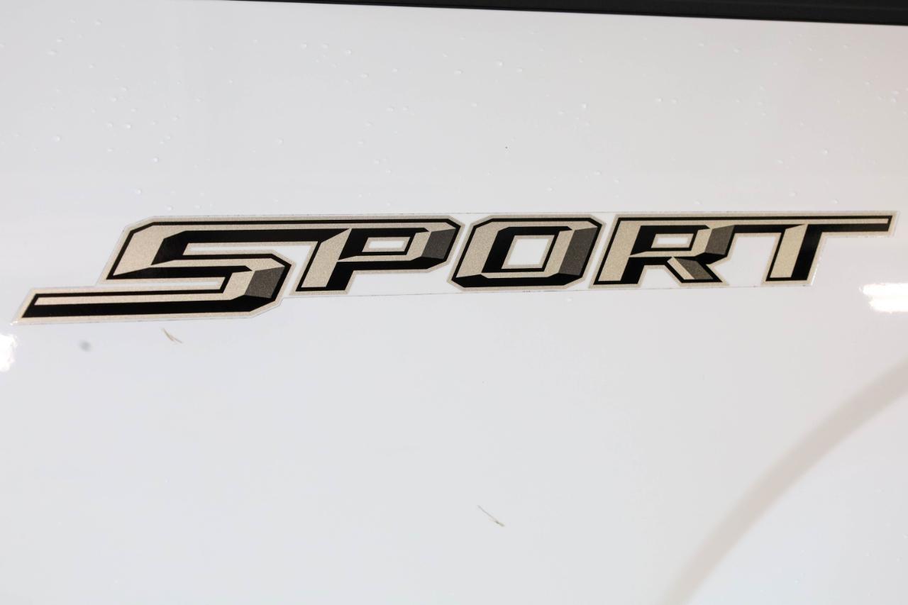 Ford F-150 XLT 2WD Reg Cab 8' Box 2017