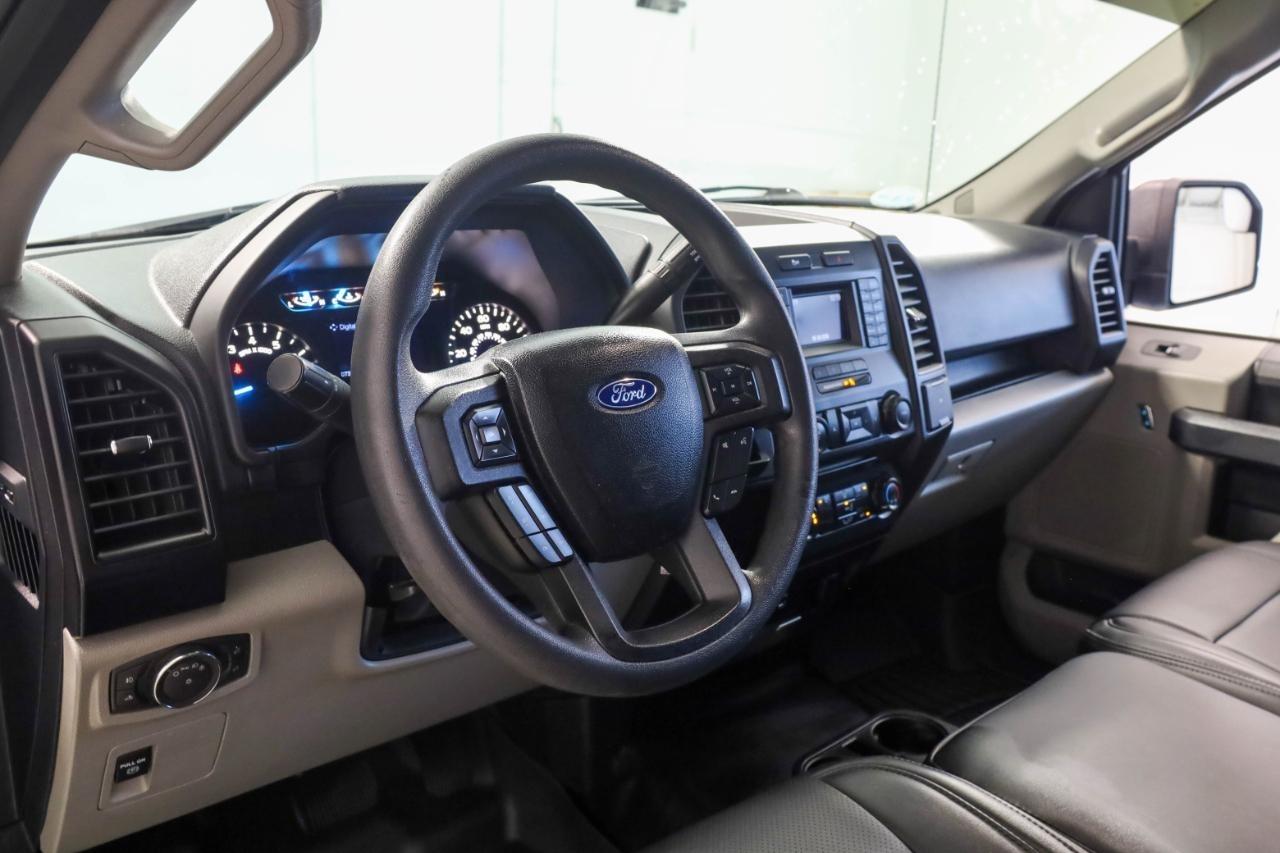Ford F-150 XLT 2WD Reg Cab 8' Box 2017
