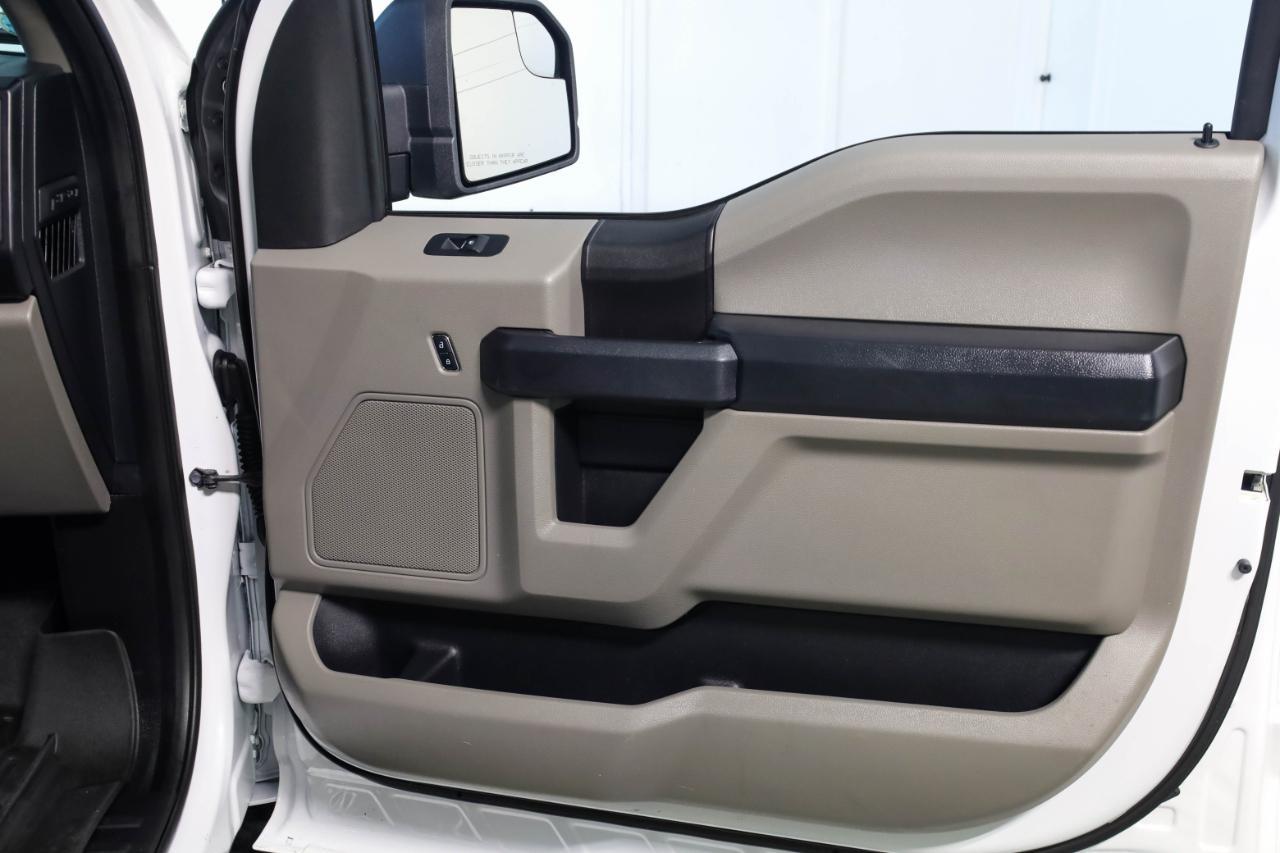 Ford F-150 XLT 2WD Reg Cab 8' Box 2017
