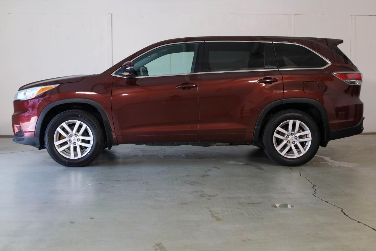 Toyota Highlander AWD 4dr V6 LE (Natl) 2015
