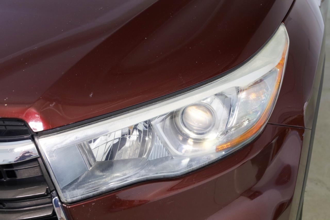 Toyota Highlander AWD 4dr V6 LE (Natl) 2015
