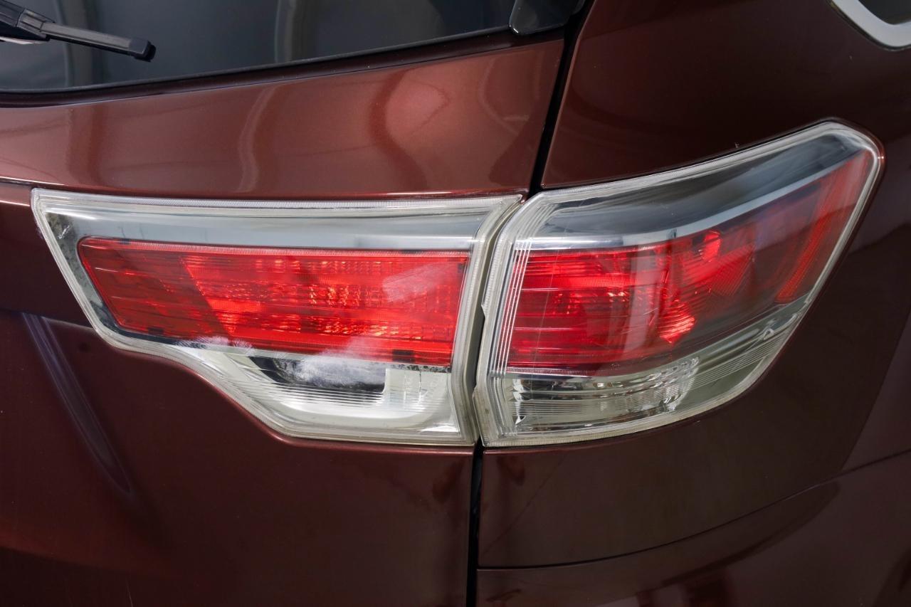 Toyota Highlander AWD 4dr V6 LE (Natl) 2015