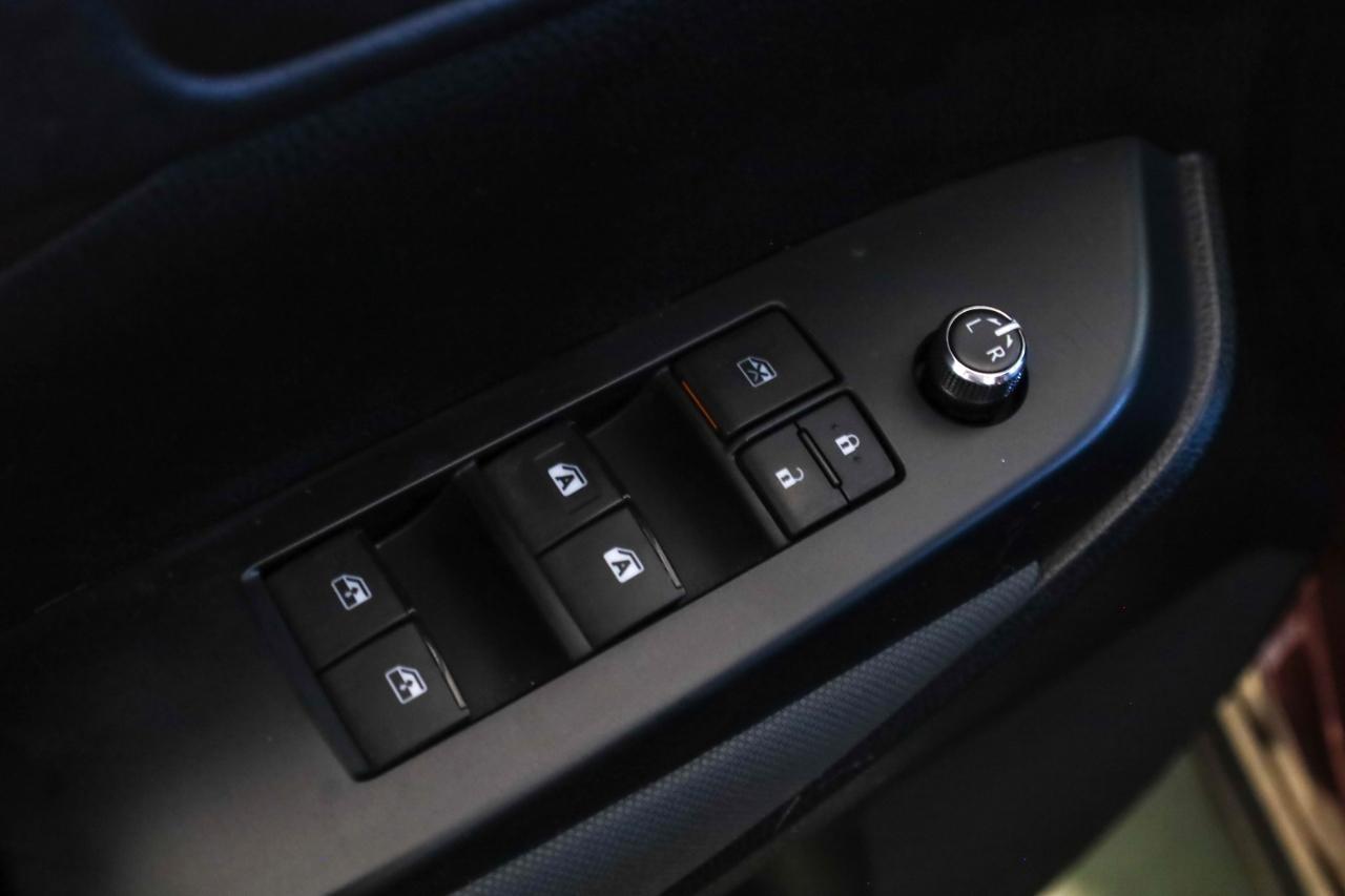 Toyota Highlander AWD 4dr V6 LE (Natl) 2015