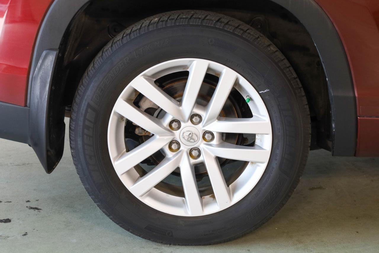 Toyota Highlander AWD 4dr V6 LE (Natl) 2015