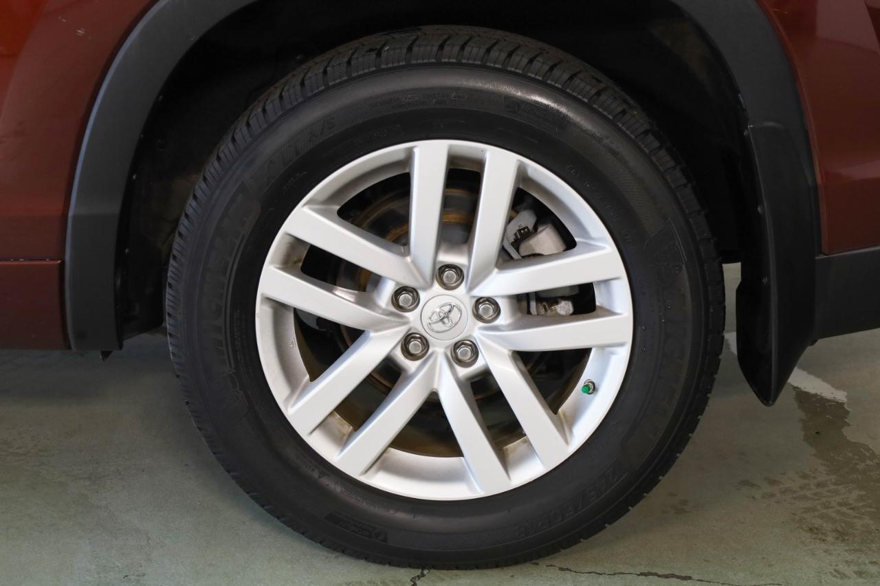 Toyota Highlander AWD 4dr V6 LE (Natl) 2015