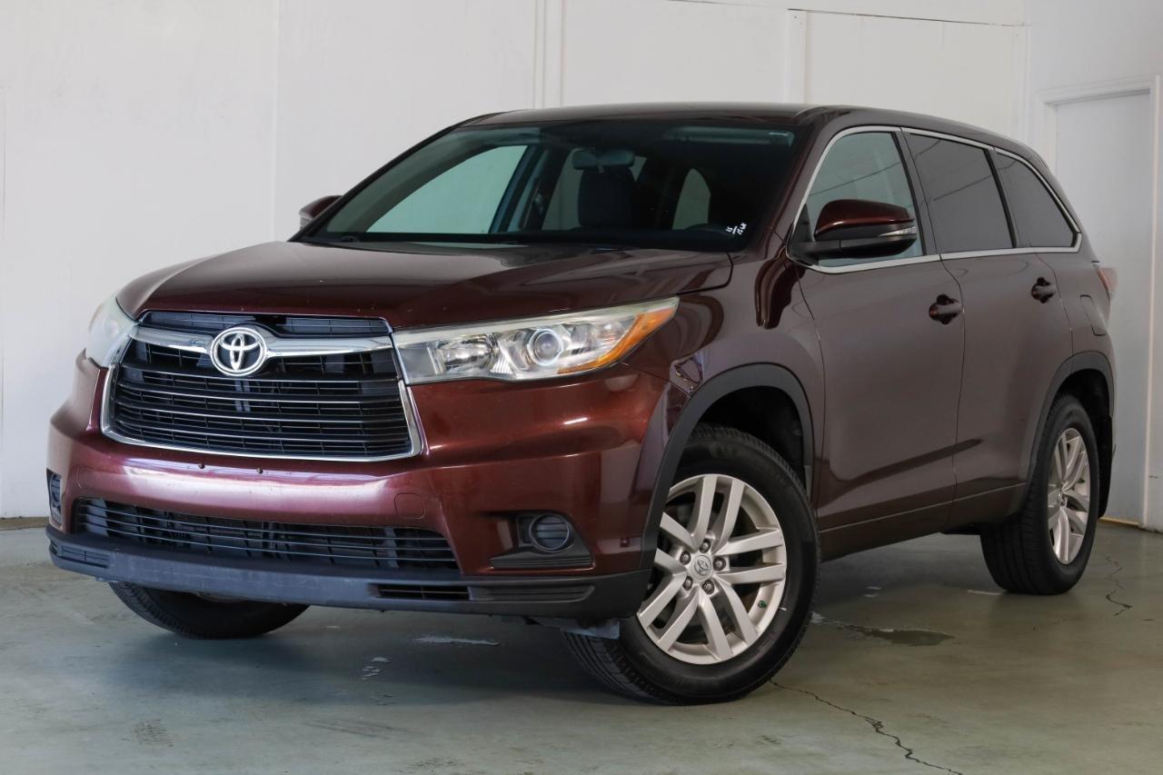 Toyota Highlander AWD 4dr V6 LE (Natl) 2015