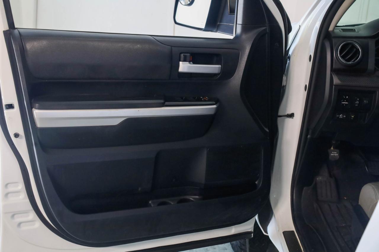 Toyota Tundra 4WD Truck Double Cab 5.7L FFV V8 6-Spd AT TRD Pro (Natl) 2015