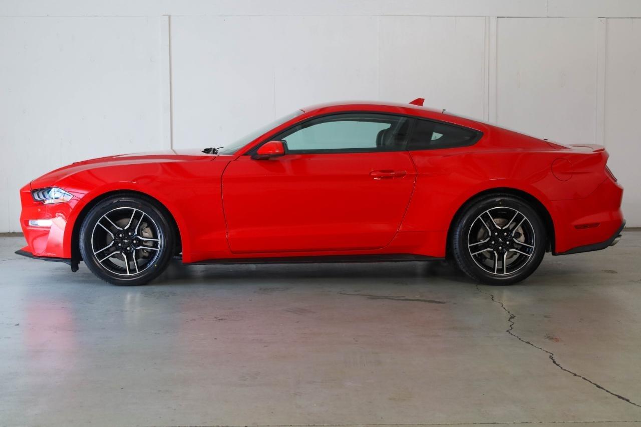 Ford Mustang EcoBoost Fastback 2021