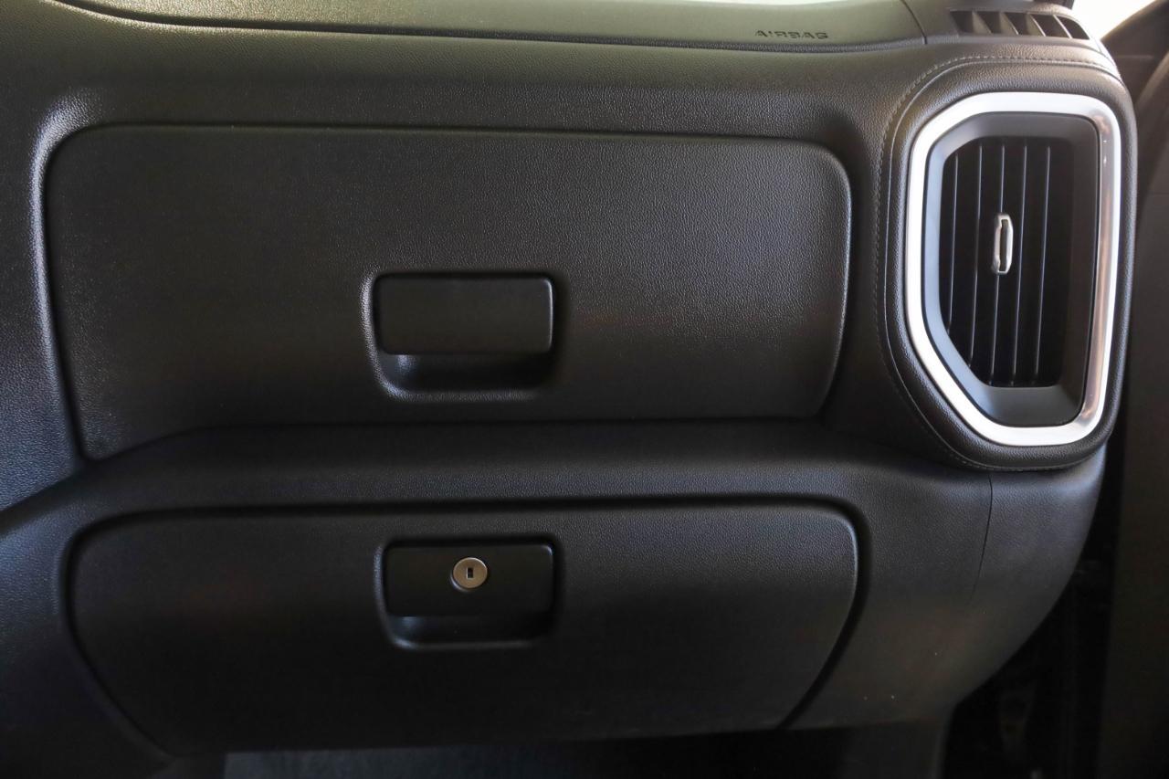 Chevrolet Silverado 1500 4WD Crew Cab 147" RST 2021