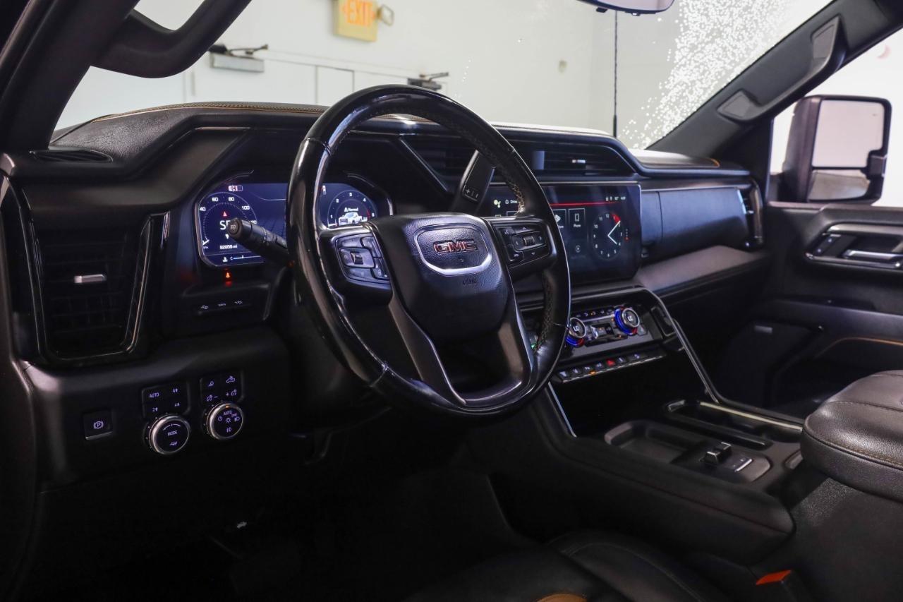 GMC Sierra 2500HD 4WD Crew Cab 159" AT4 2024