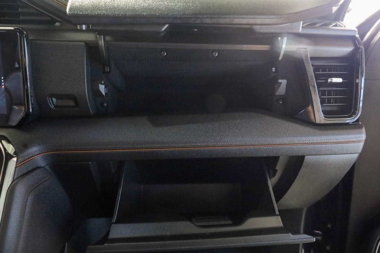 GMC Sierra 2500HD 4WD Crew Cab 159" AT4 2024