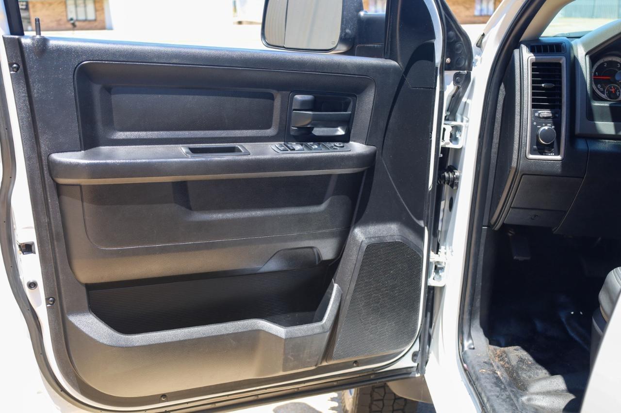 RAM 5500 Chassis Cab Tradesman 4x2 Crew Cab 84" CA 197.4" WB 2018