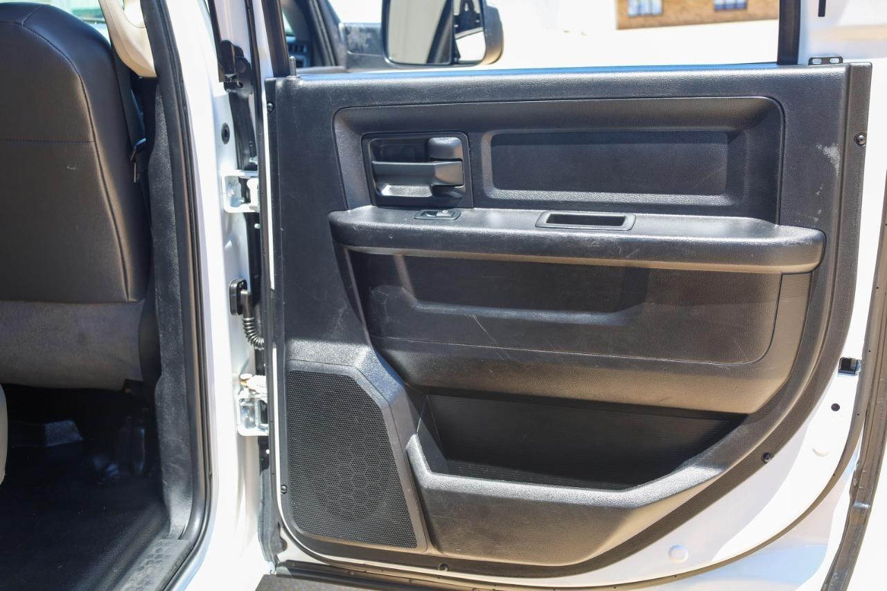RAM 5500 Chassis Cab Tradesman 4x2 Crew Cab 84" CA 197.4" WB 2018