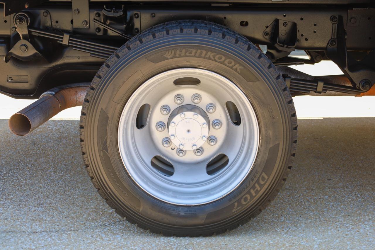 RAM 5500 Chassis Cab Tradesman 4x2 Crew Cab 84" CA 197.4" WB 2018