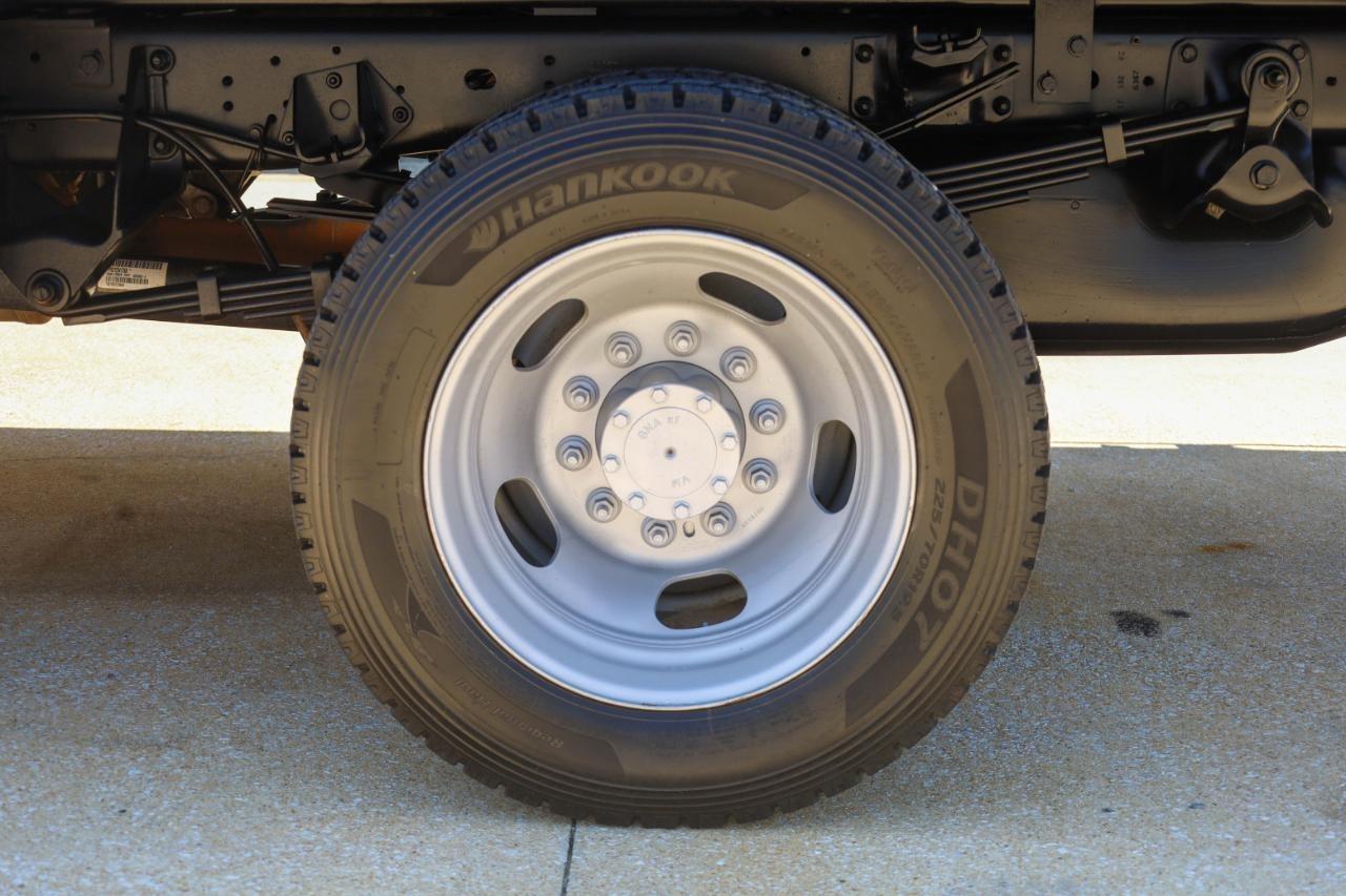 RAM 5500 Chassis Cab Tradesman 4x2 Crew Cab 84" CA 197.4" WB 2018
