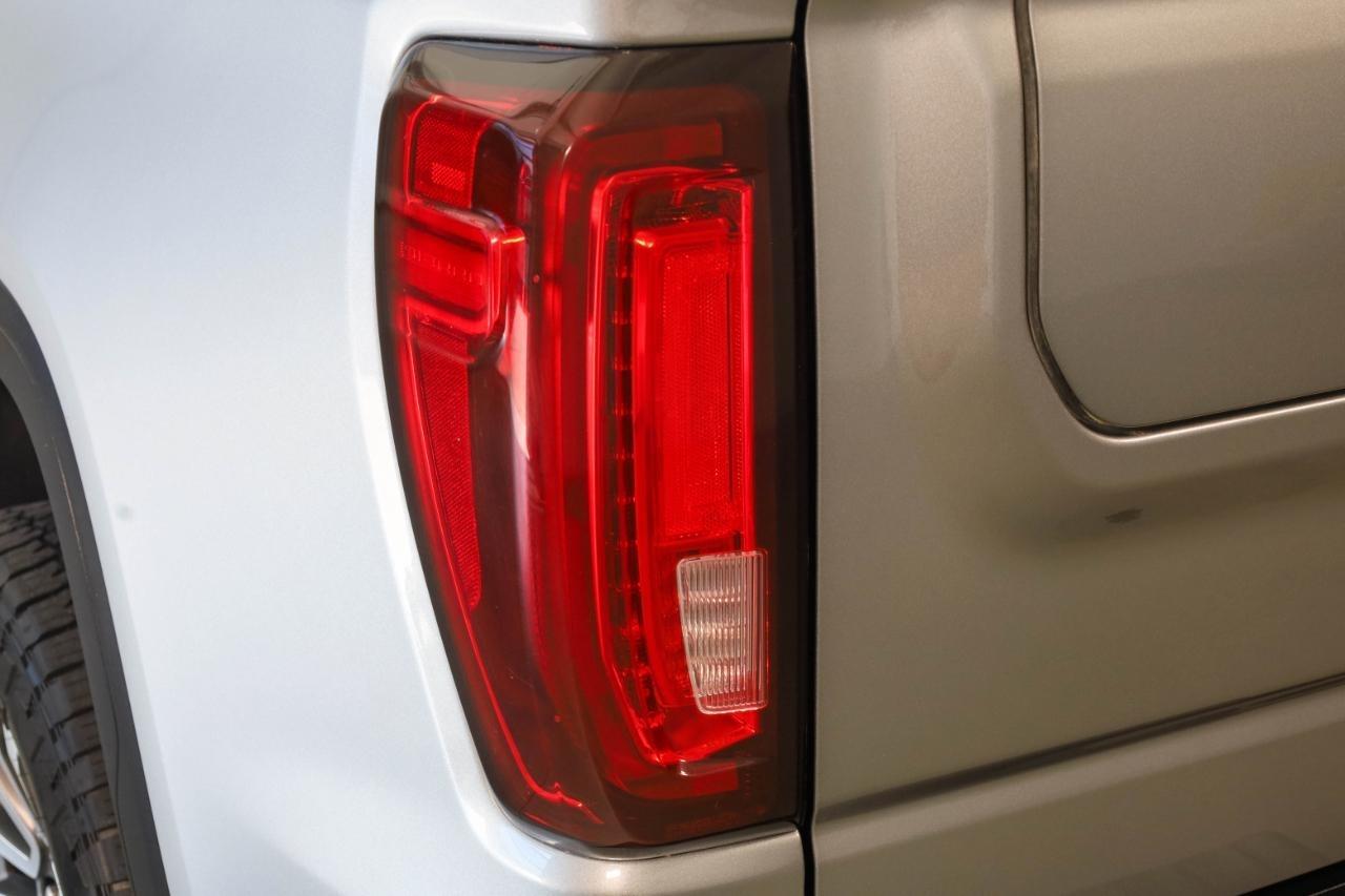 GMC Sierra 1500 4WD Crew Cab 147" AT4 2023