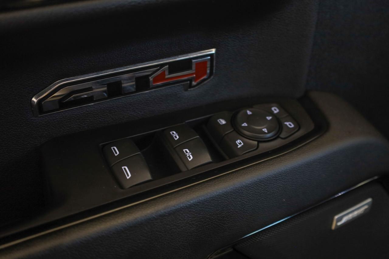 GMC Sierra 1500 4WD Crew Cab 147" AT4 2023