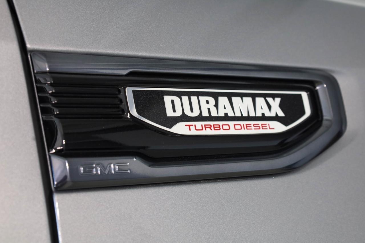 GMC Sierra 1500 4WD Crew Cab 147" AT4 2023