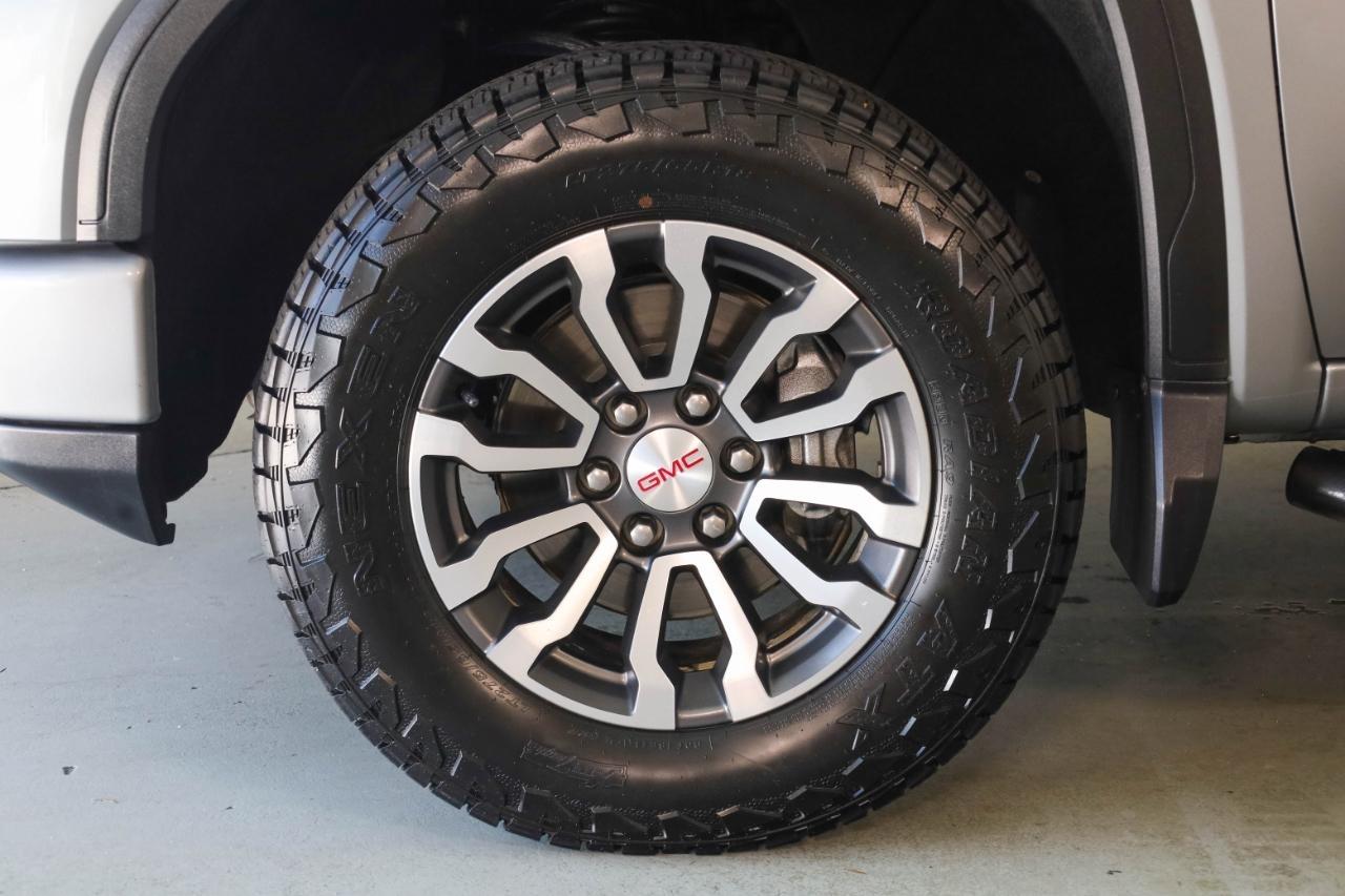 GMC Sierra 1500 4WD Crew Cab 147" AT4 2023