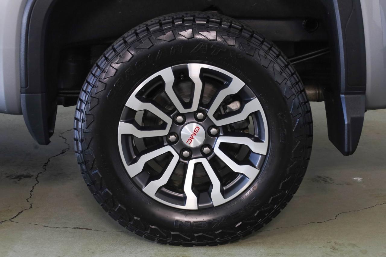 GMC Sierra 1500 4WD Crew Cab 147" AT4 2023