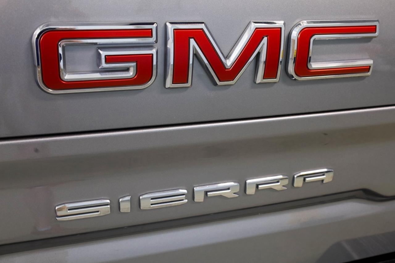 GMC Sierra 1500 4WD Crew Cab 147" AT4 2023
