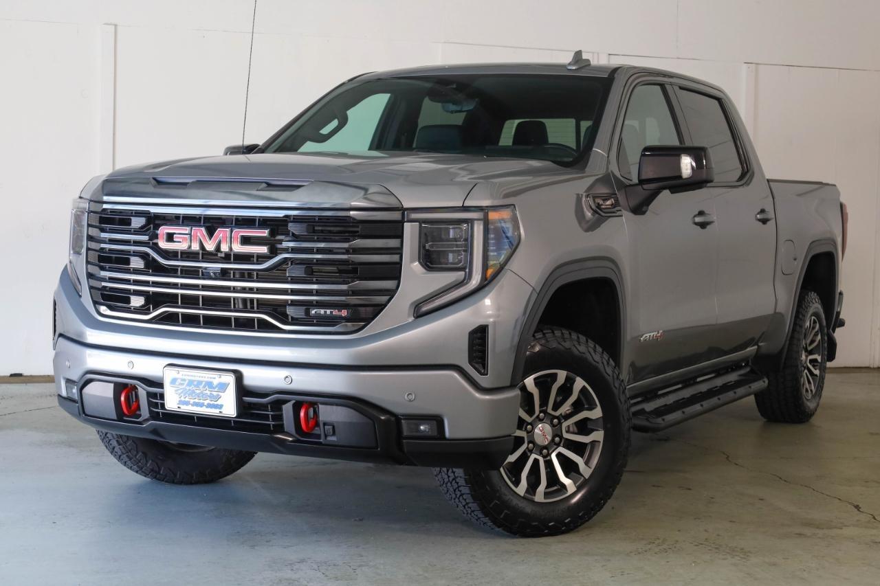 GMC Sierra 1500 4WD Crew Cab 147" AT4 2023