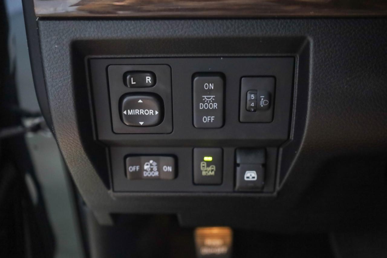 Toyota Tundra 4WD Truck CrewMax 5.7L V8 6-Spd AT LTD (Natl) 2014