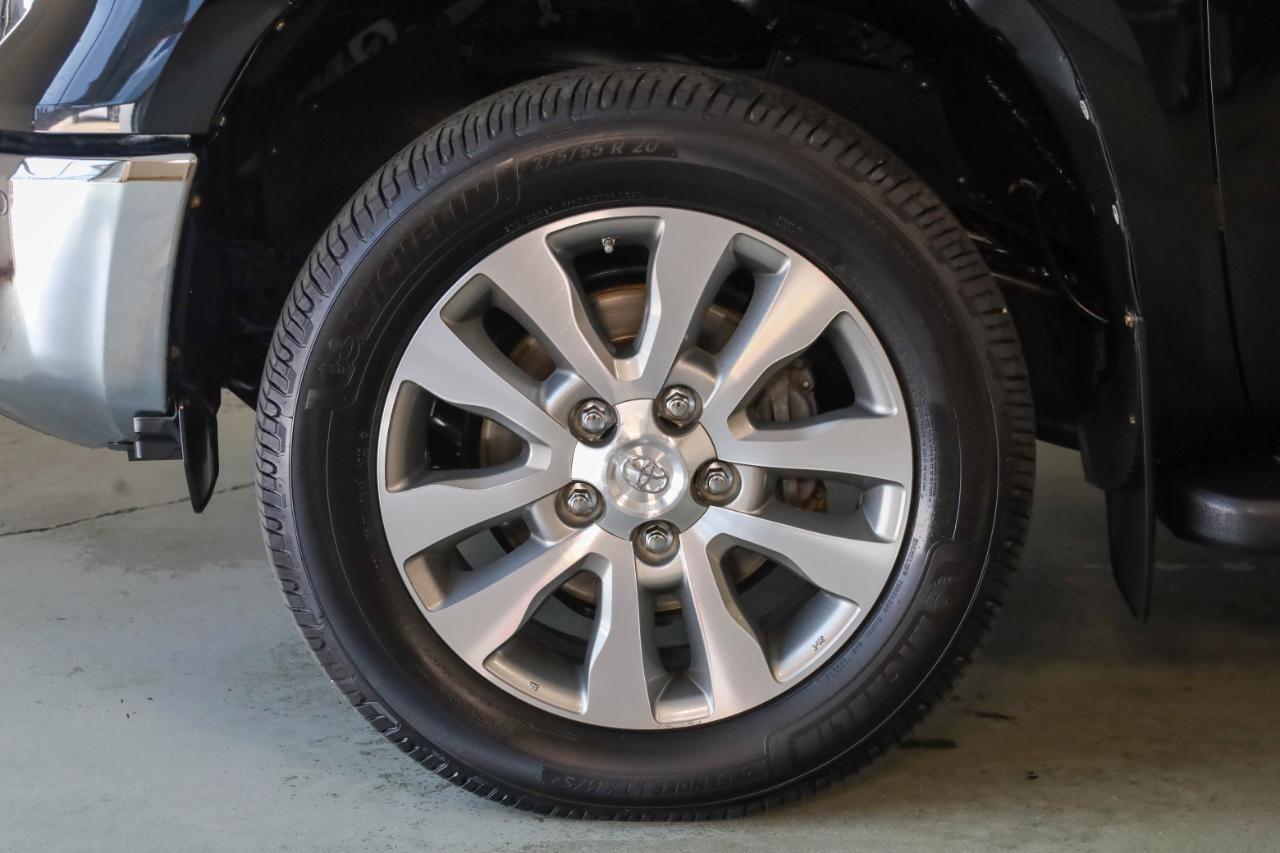 Toyota Tundra 4WD Truck CrewMax 5.7L V8 6-Spd AT LTD (Natl) 2014