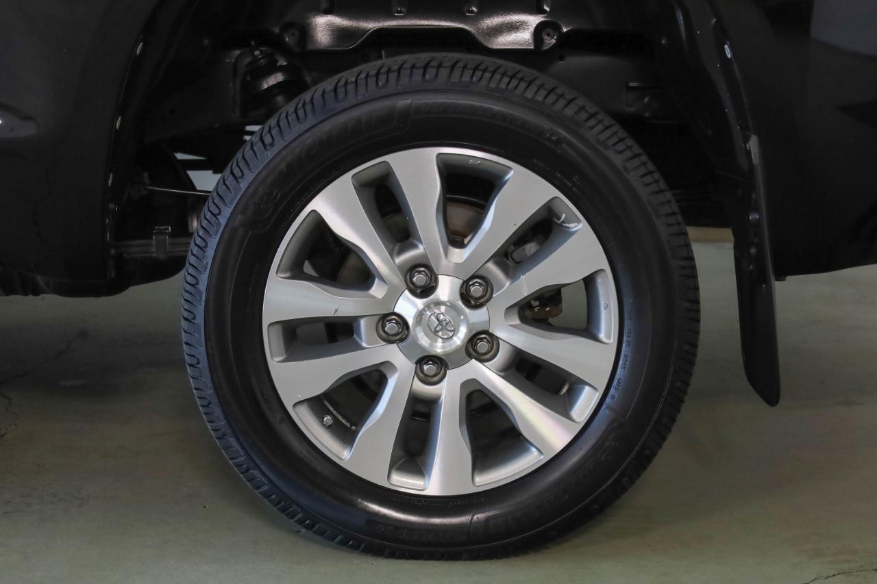 Toyota Tundra 4WD Truck CrewMax 5.7L V8 6-Spd AT LTD (Natl) 2014